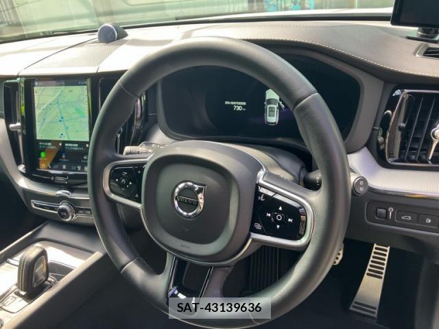 Volvo XC60 2021-10 7880348-13