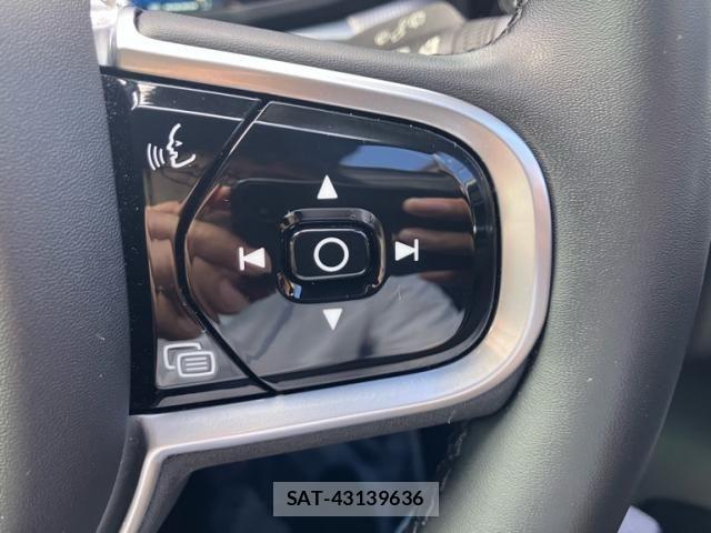 Volvo XC60 2021-10 7880348-17