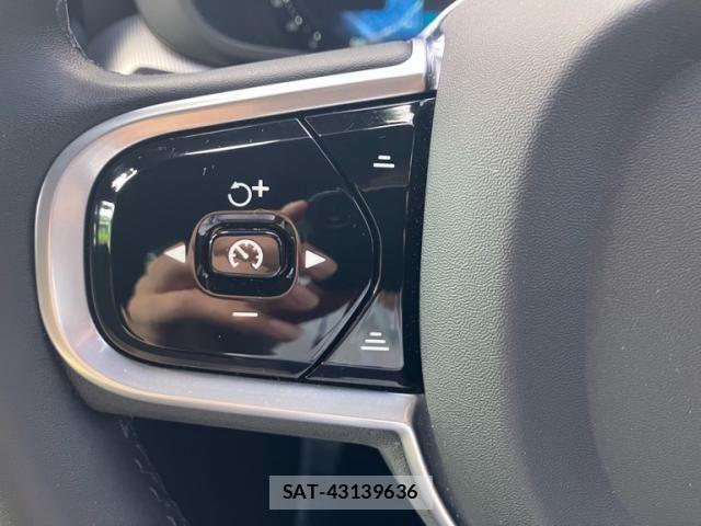 Volvo XC60 2021-10 7880348-18