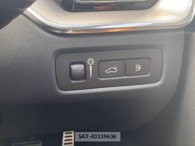 Volvo XC60 2021-10 7880348-24