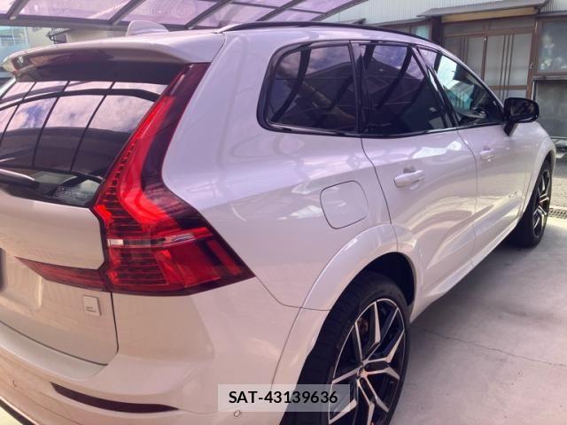 Volvo XC60 2021-10 7880348-2