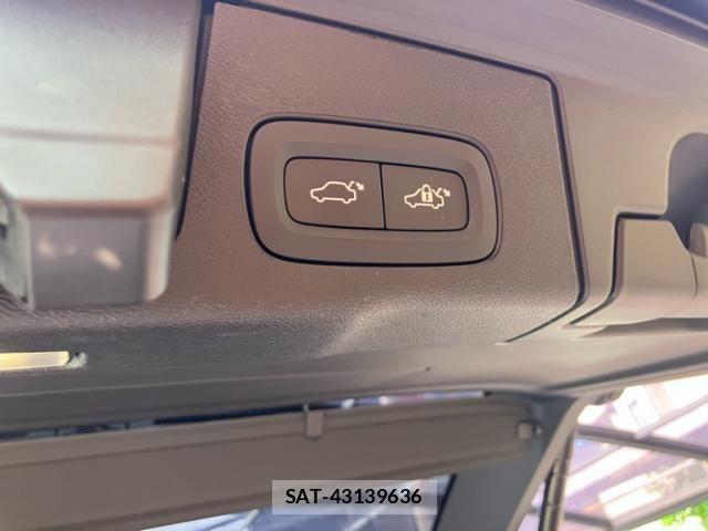 Volvo XC60 2021-10 7880348-8
