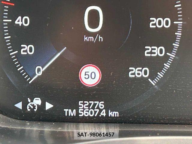 Volvo XC60 2018-08 7903600-9