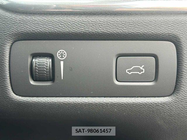 Volvo XC60 2018-08 7903600-15
