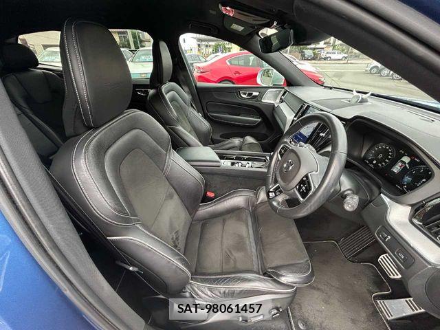 Volvo XC60 2018-08 7903600-17