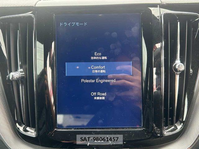 Volvo XC60 2018-08 7903600-1