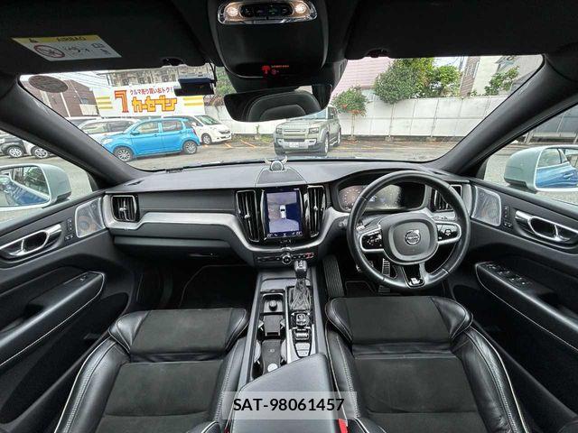 Volvo XC60 2018-08 7903600-4