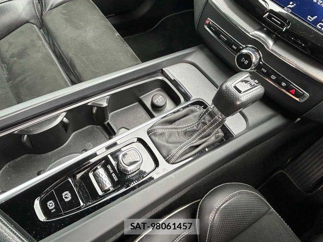 Volvo XC60 2018-08 7903600-7