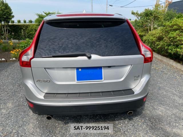 Volvo XC60 2010-09 7964323-2