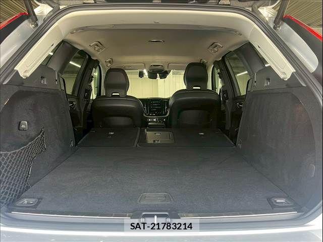Volvo XC60 2020-09 7964322-17