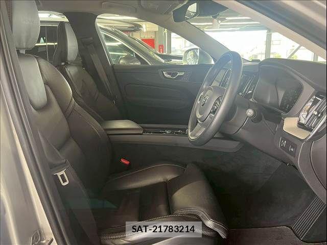Volvo XC60 2020-09 7964322-6