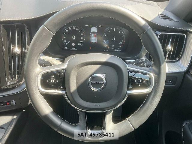 Volvo XC60 2021-07 7981477-9