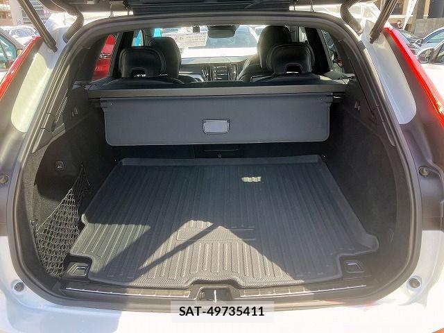 Volvo XC60 2021-07 7981477-13