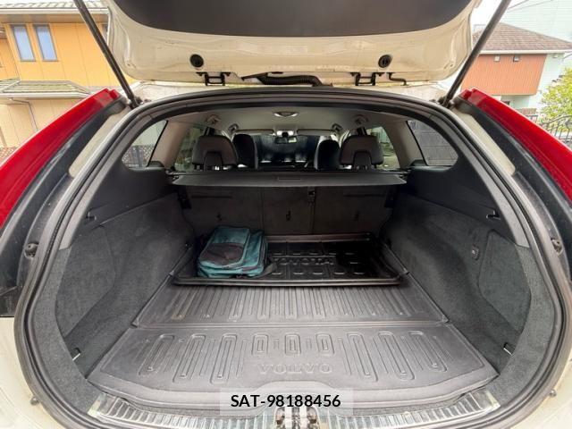 Volvo XC60 2014-03 7981479-10