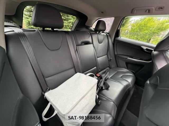 Volvo XC60 2014-03 7981479-14