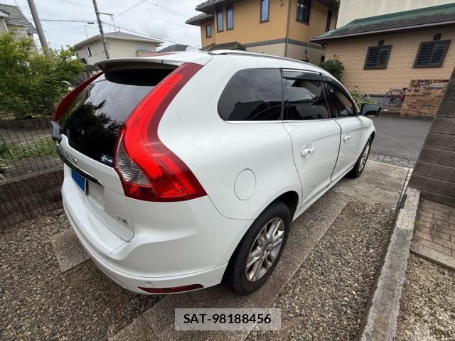 Volvo XC60 2014-03 7981479-3