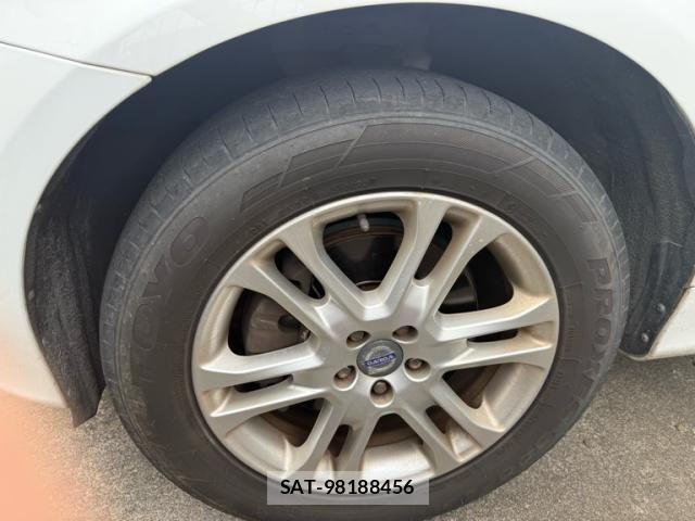 Volvo XC60 2014-03 7981479-5