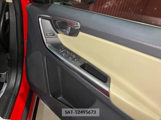 Volvo XC60 2013-10 8039054-11