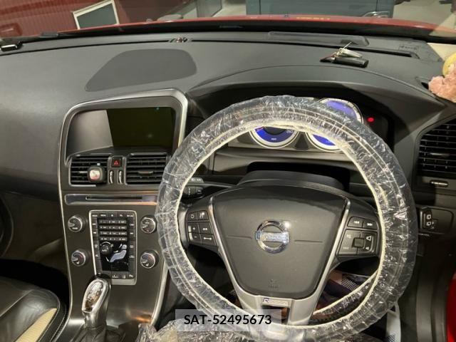 Volvo XC60 2013-10 8039054-13