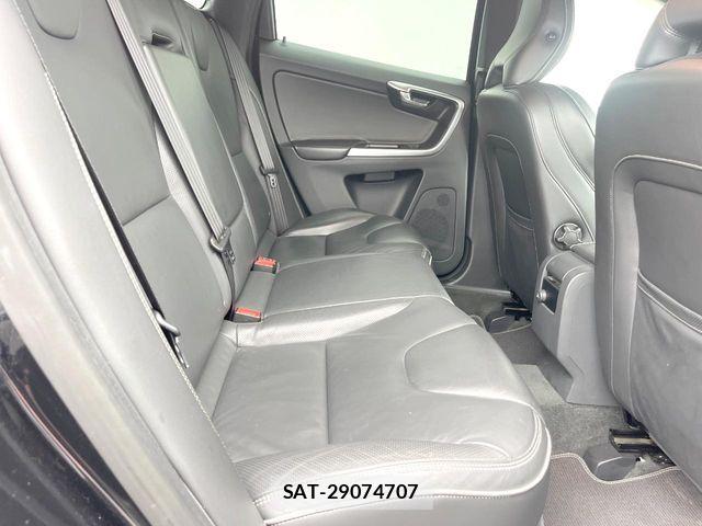 Volvo XC60 2014-03 8039051-9