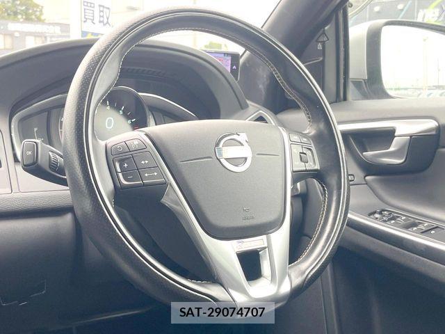 Volvo XC60 2014-03 8039051-11