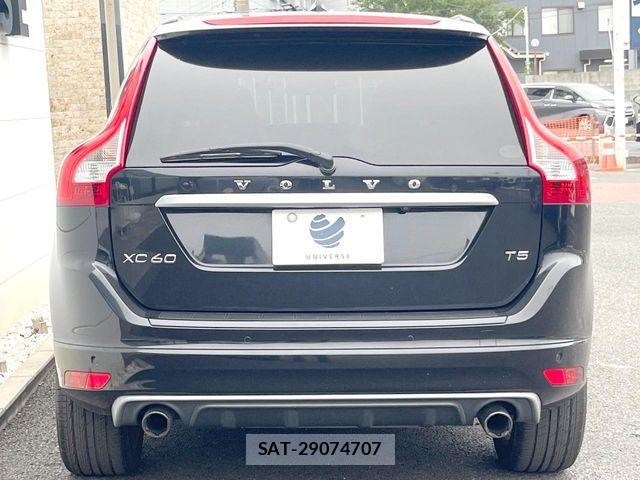 Volvo XC60 2014-03 8039051-15