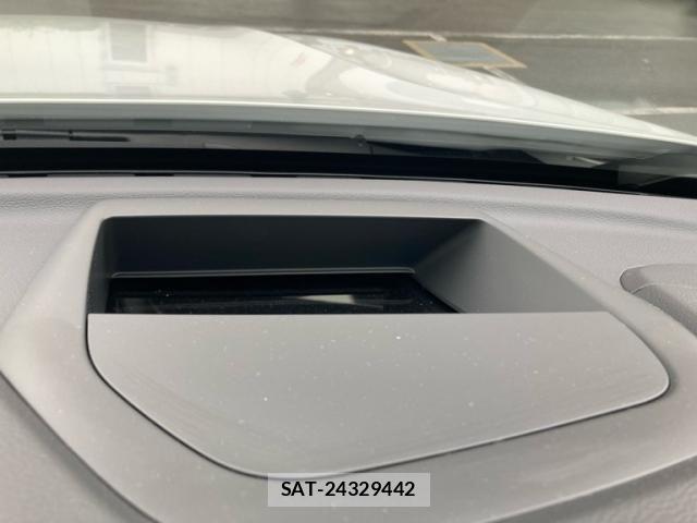Volvo XC60 2023-09 8039052-17