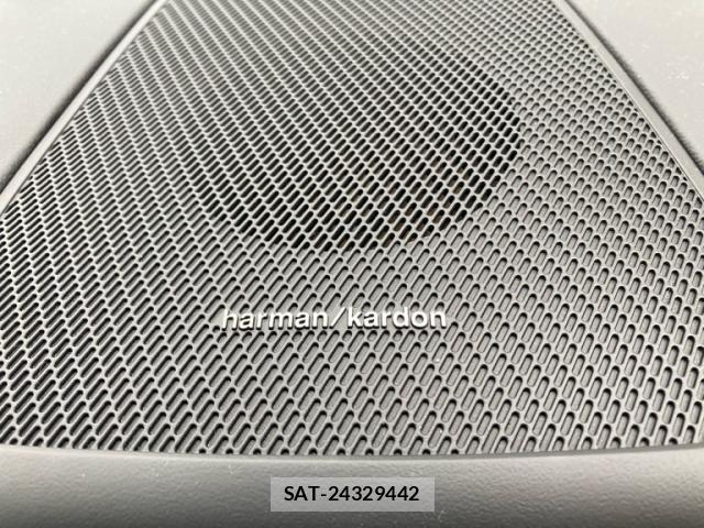 Volvo XC60 2023-09 8039052-18