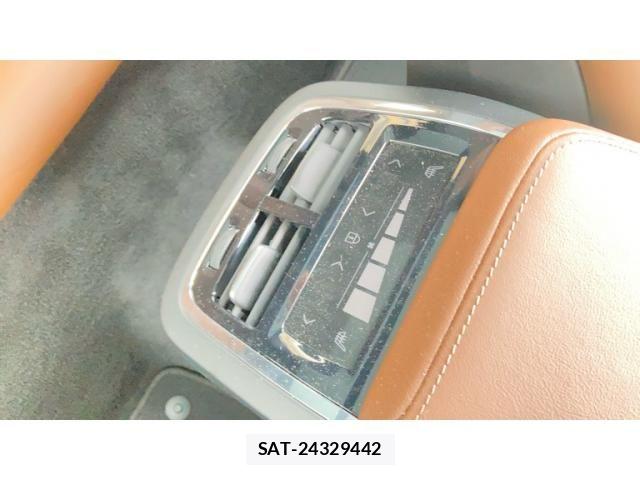 Volvo XC60 2023-09 8039052-22