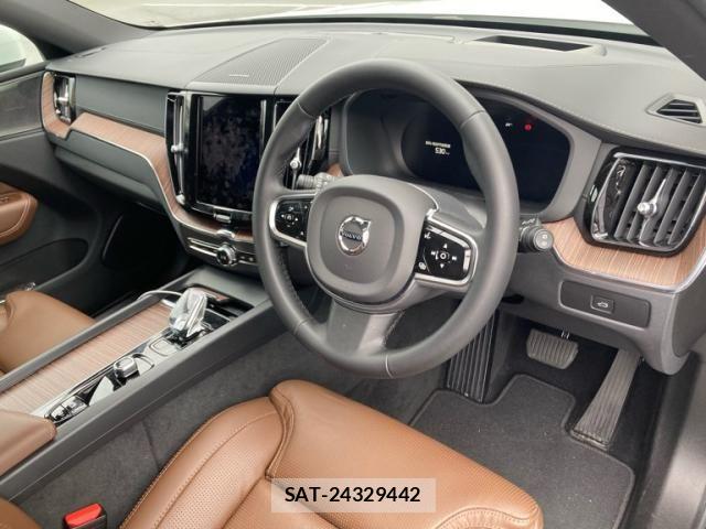 Volvo XC60 2023-09 8039052-7