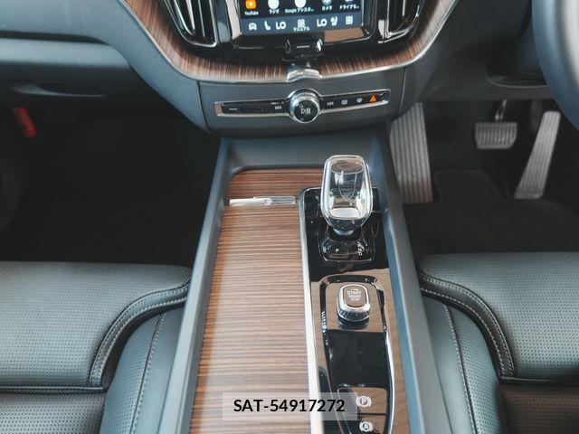 Volvo XC60 2022-11 8039050-15