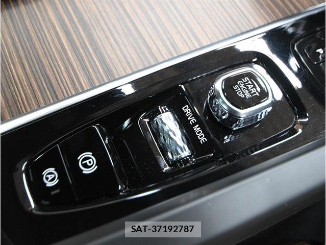 Volvo XC60 2021-06 8076073-29