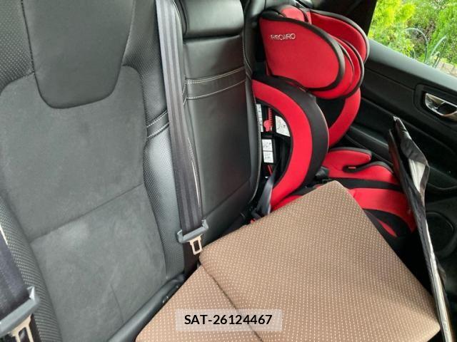 Volvo XC60 2018-06 8102561-11