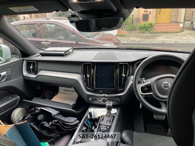 Volvo XC60 2018-06 8102561-13