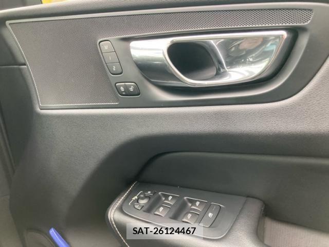 Volvo XC60 2018-06 8102561-15