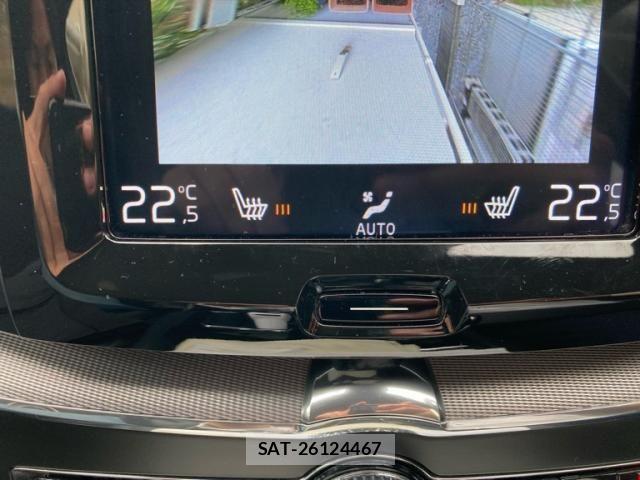 Volvo XC60 2018-06 8102561-24