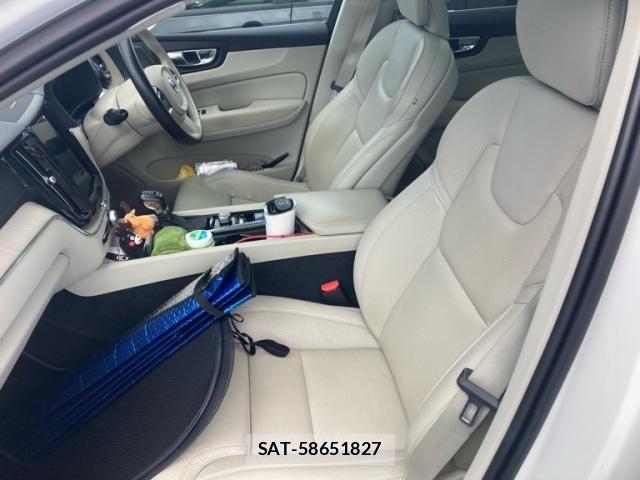 Volvo XC60 2020-11 8102560-11