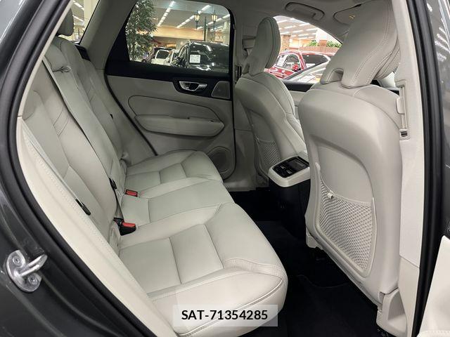 Volvo XC60 2025-06 8132886-4