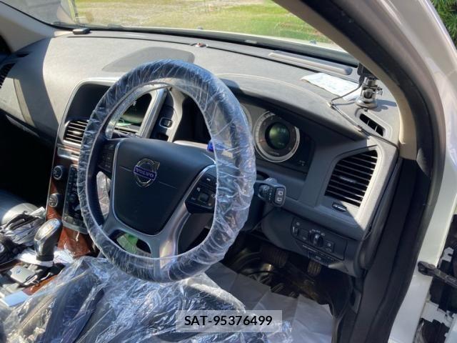 Volvo XC60 2013-12 8132894-10