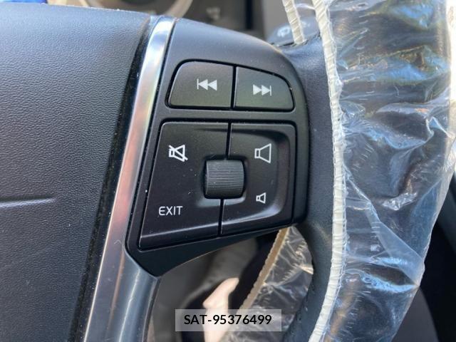 Volvo XC60 2013-12 8132894-11