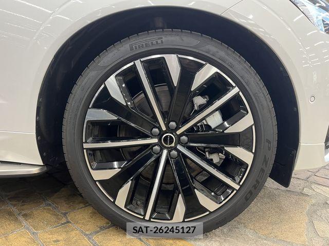 Volvo XC60 2025-05 8132885-11