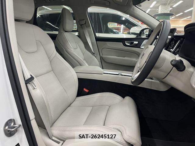 Volvo XC60 2025-05 8132885-3
