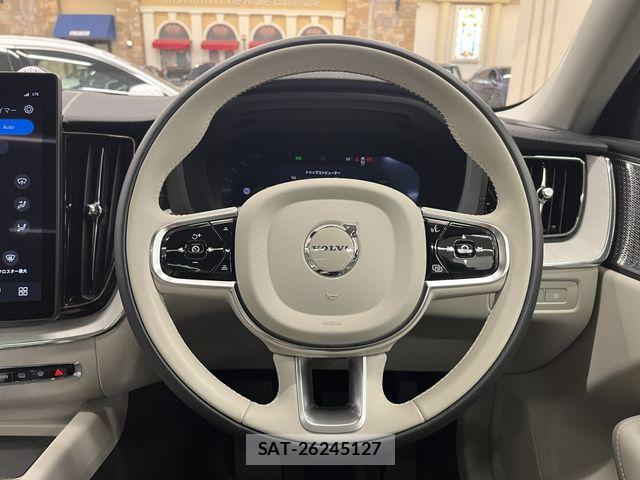 Volvo XC60 2025-05 8132885-7