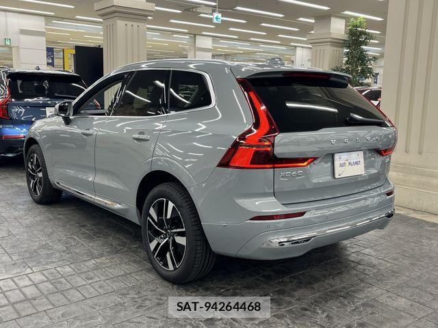 Volvo XC60 2025-06 8132887-10