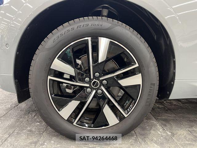 Volvo XC60 2025-06 8132887-11