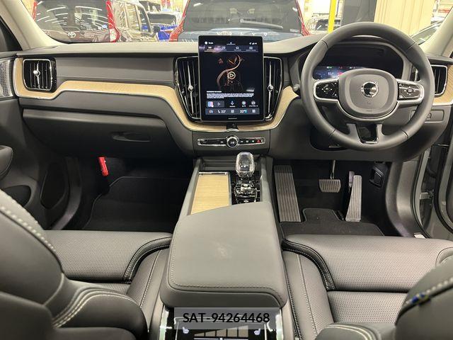 Volvo XC60 2025-06 8132887-1