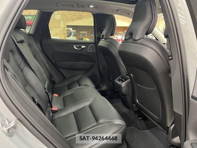 Volvo XC60 2025-06 8132887-4