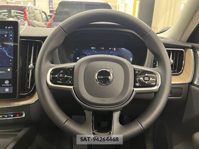 Volvo XC60 2025-06 8132887-7