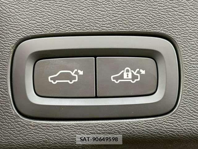 Volvo XC60 2021-05 8146959-9