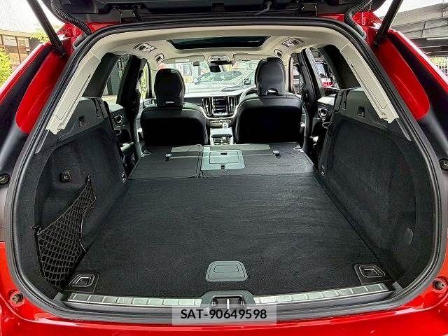 Volvo XC60 2021-05 8146959-12